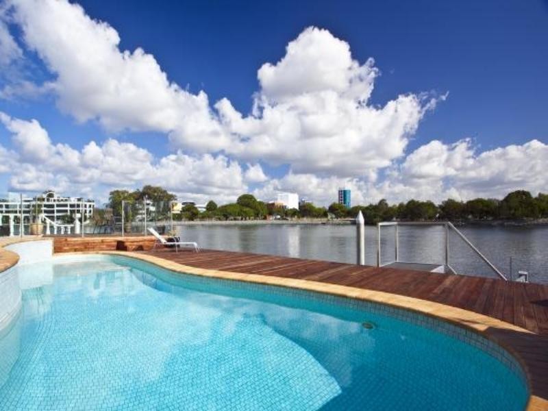 66 Sunset Boulevard, Surfers Paradise QLD 4217