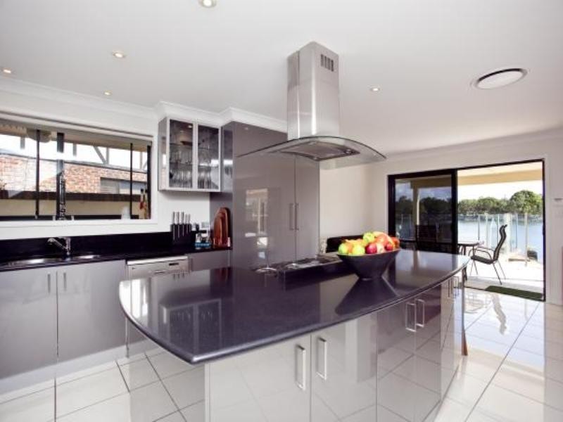 66 Sunset Boulevard, Surfers Paradise QLD 4217