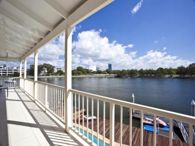 66 Sunset Boulevard, Surfers Paradise QLD 4217