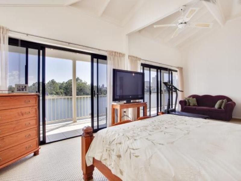 66 Sunset Boulevard, Surfers Paradise QLD 4217