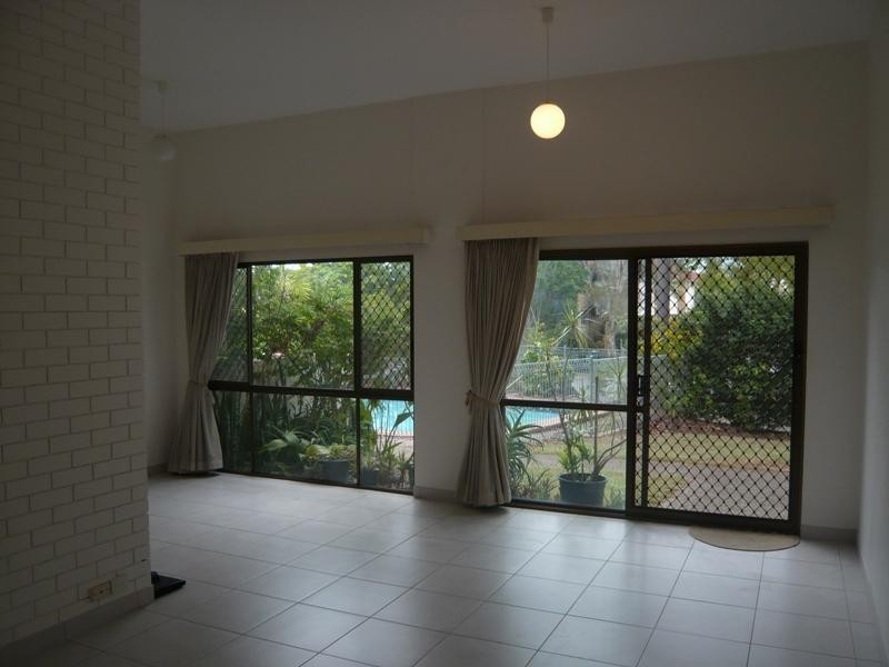 3/8 Duet Drive, Mermaid Waters QLD 4218