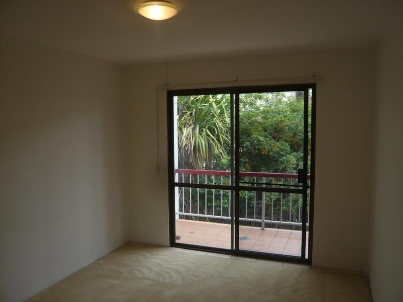 3/8 Duet Drive, Mermaid Waters QLD 4218