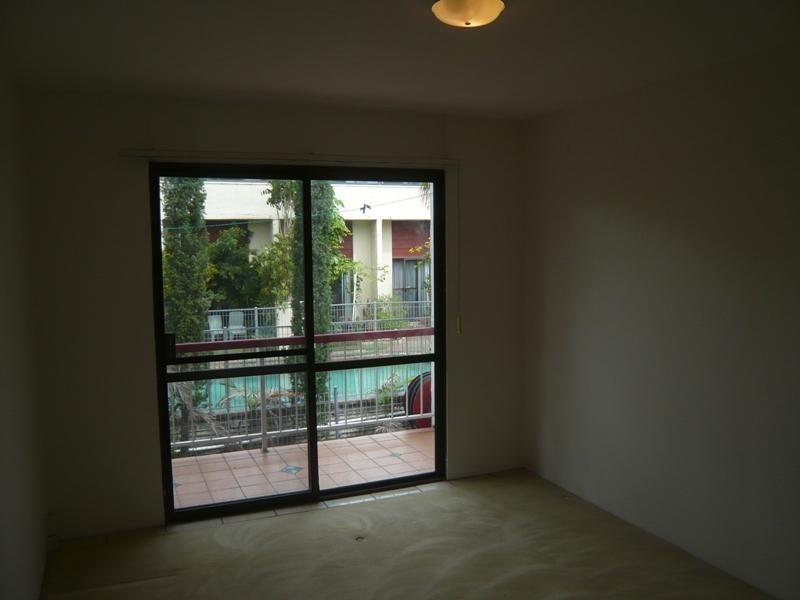 3/8 Duet Drive, Mermaid Waters QLD 4218