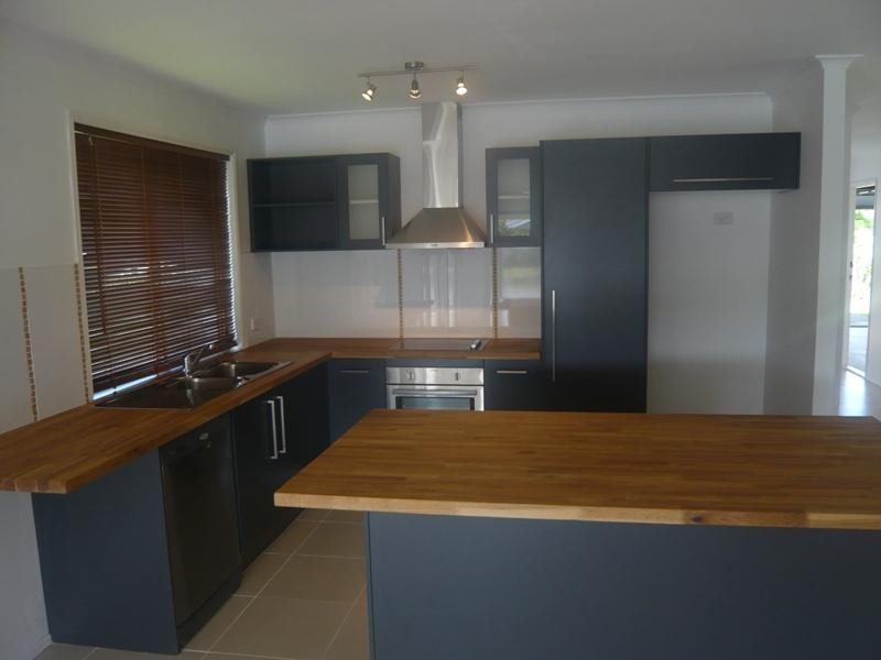 65 Southlake Drive, Varsity Lakes QLD 4227