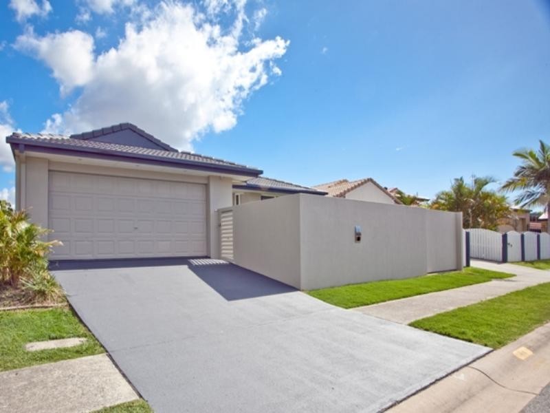 44 Dipper Drive, Burleigh Waters QLD 4220
