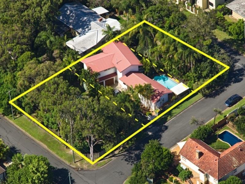 4 Hilltop Street, Labrador QLD 4215