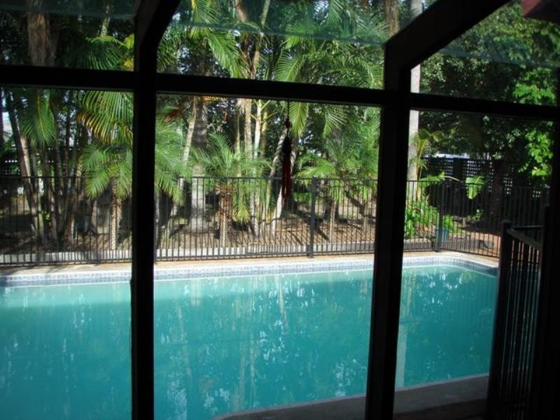 4 Hilltop Street, Labrador QLD 4215