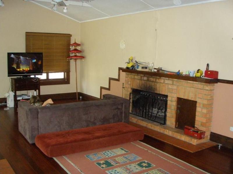 4 Hilltop Street, Labrador QLD 4215