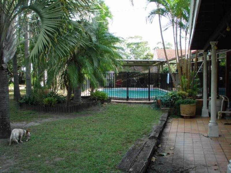 4 Hilltop Street, Labrador QLD 4215