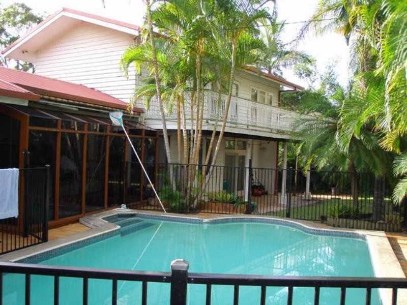 4 Hilltop Street, Labrador QLD 4215