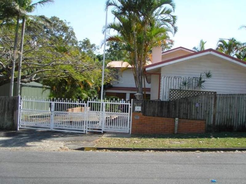 4 Hilltop Street, Labrador QLD 4215