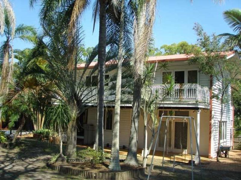 4 Hilltop Street, Labrador QLD 4215