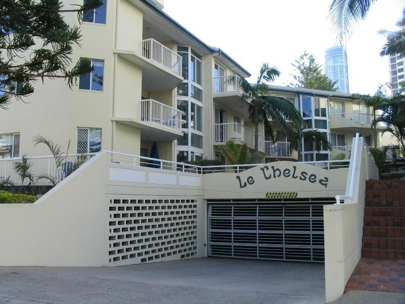 10/11 Frederick Street, Surfers Paradise QLD 4217