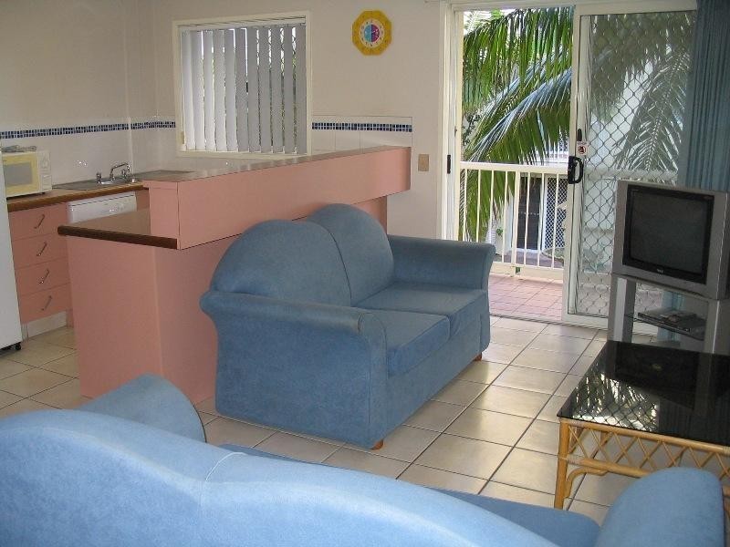 10/11 Frederick Street, Surfers Paradise QLD 4217