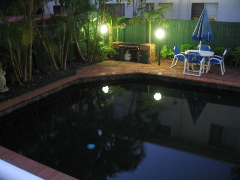 10/11 Frederick Street, Surfers Paradise QLD 4217