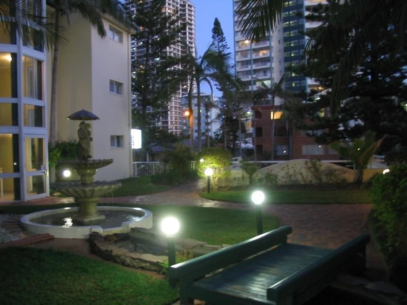 10/11 Frederick Street, Surfers Paradise QLD 4217