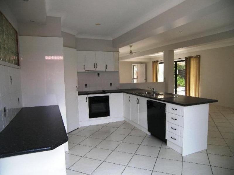 27 Park Avenue, Broadbeach Waters QLD 4218