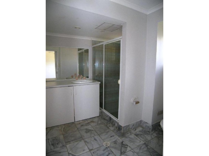 27 Park Avenue, Broadbeach Waters QLD 4218