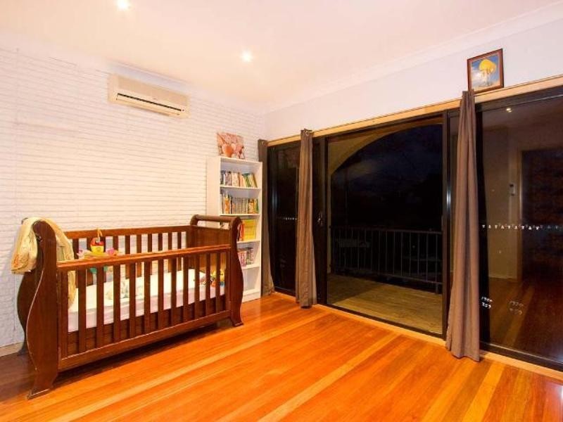 17 Monterey Court, Broadbeach Waters QLD 4218