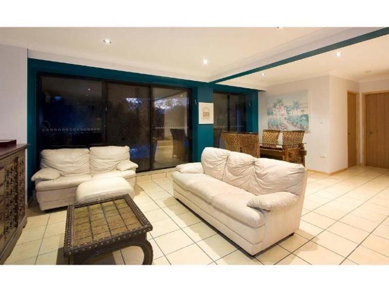 17 Monterey Court, Broadbeach Waters QLD 4218