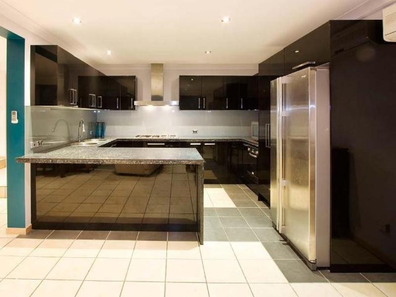 17 Monterey Court, Broadbeach Waters QLD 4218