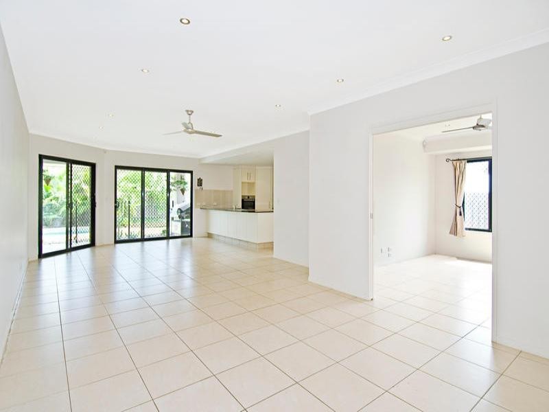 10 Pincally Crescent, Ormeau QLD 4208