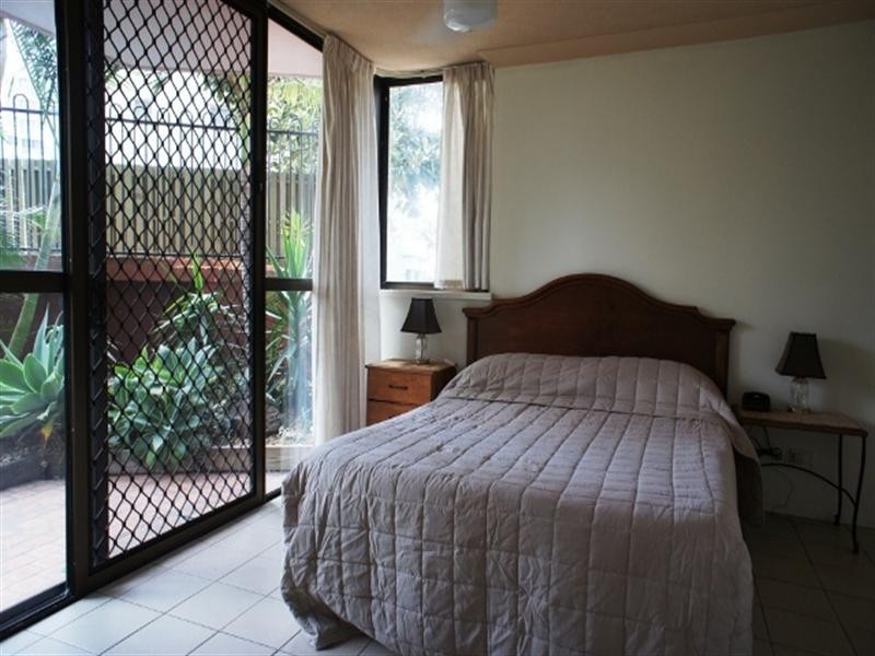 1 ‘Columbia Tower’, 19 Fern Street, Surfers Paradise QLD 4217