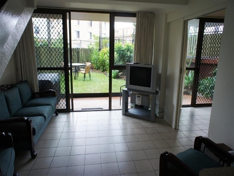 1 ‘Columbia Tower’, 19 Fern Street, Surfers Paradise QLD 4217