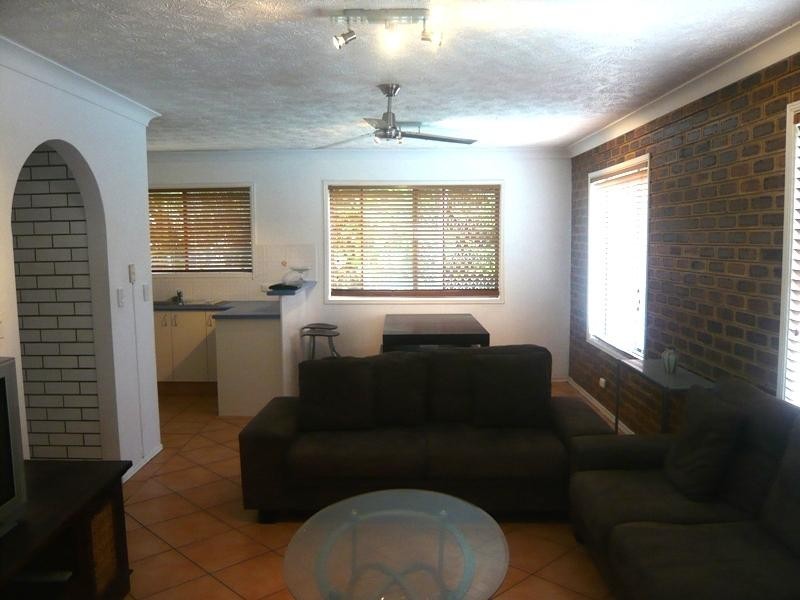 1/6 Genoa Street, Surfers Paradise QLD 4217