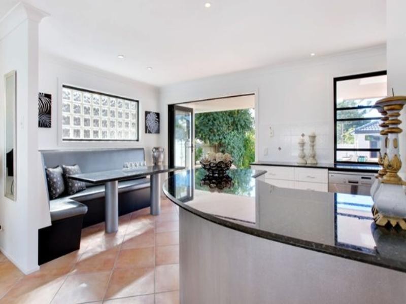 22 Kurrawa Avenue, Mermaid Waters QLD 4218