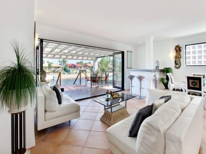 22 Kurrawa Avenue, Mermaid Waters QLD 4218