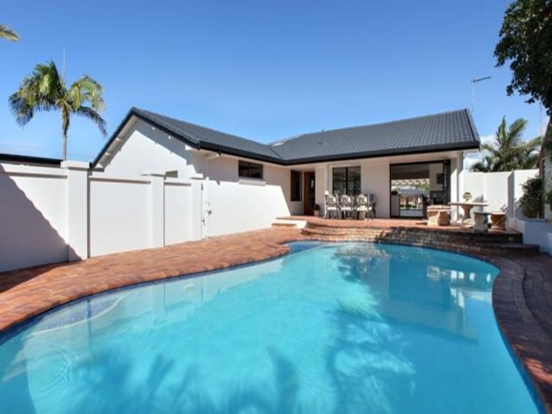 22 Kurrawa Avenue, Mermaid Waters QLD 4218