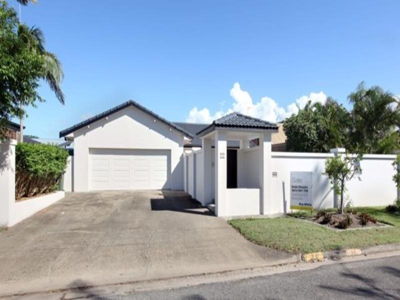 22 Kurrawa Avenue, Mermaid Waters QLD 4218