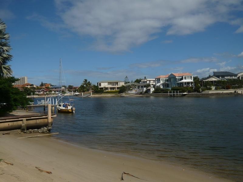 93 Allambi Avenue, Broadbeach Waters QLD 4218