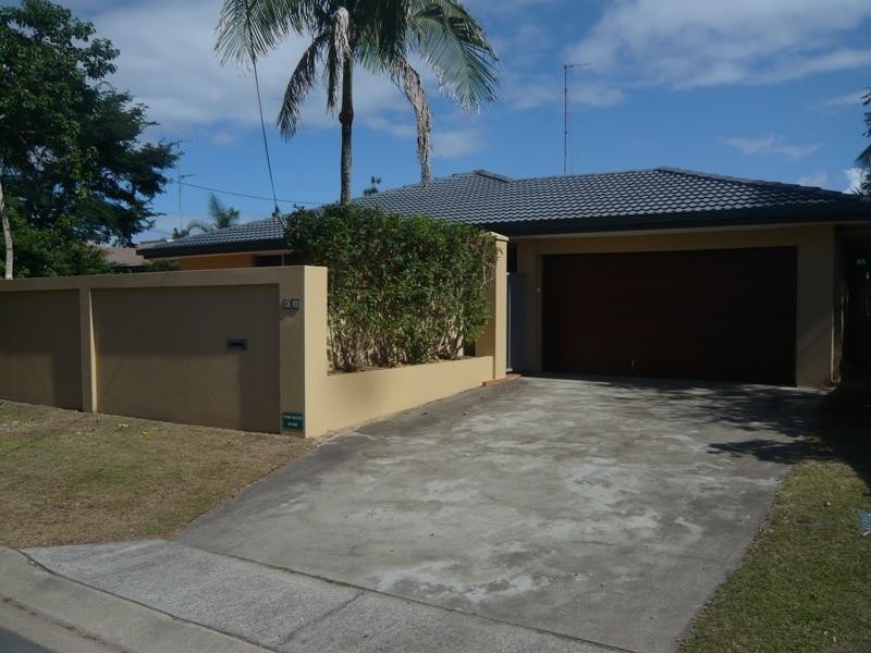 93 Allambi Avenue, Broadbeach Waters QLD 4218