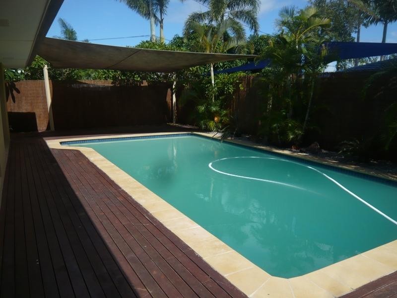 93 Allambi Avenue, Broadbeach Waters QLD 4218