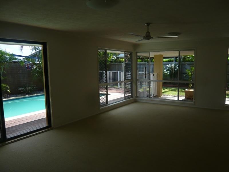 93 Allambi Avenue, Broadbeach Waters QLD 4218