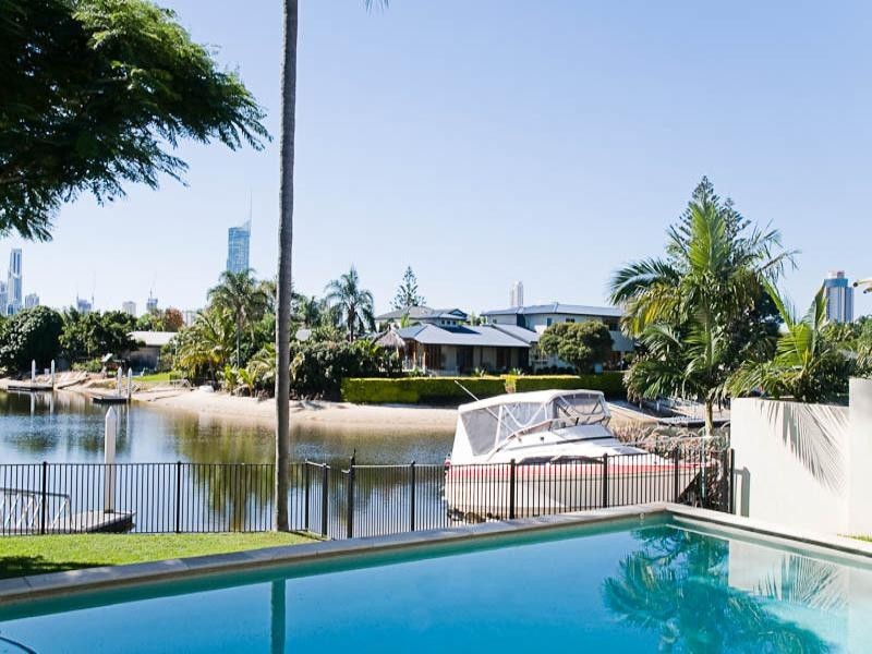 3 Meredith Drive, Broadbeach Waters QLD 4218