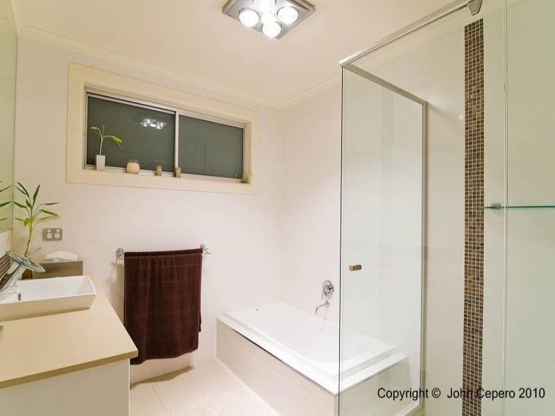 3 Meredith Drive, Broadbeach Waters QLD 4218