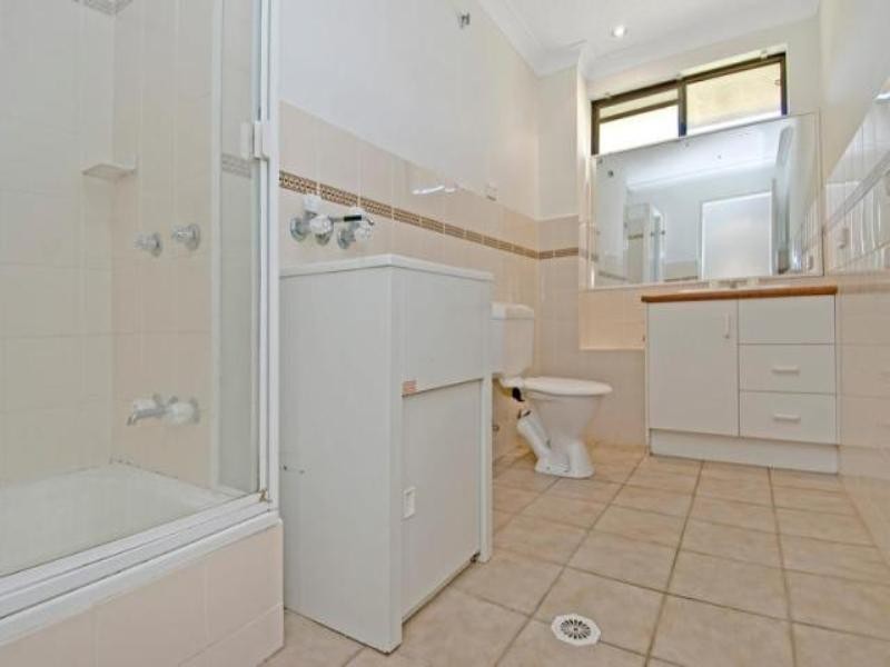 8 Sausalito Bay’, 14 First Avenue, Broadbeach QLD 4218