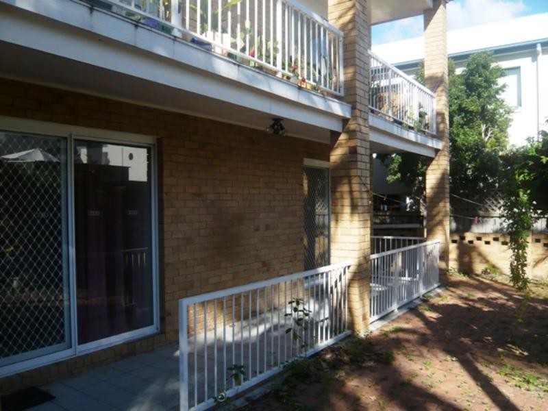 32 Petrel Avenue, Mermaid Beach QLD 4218