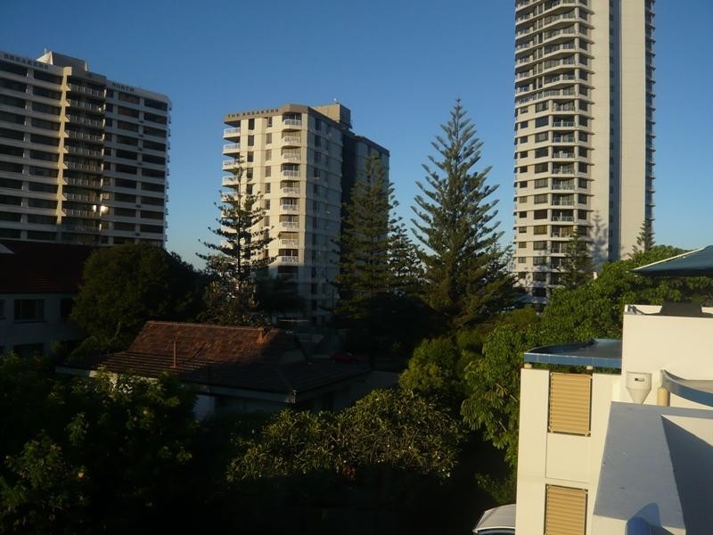 14/199 Surf Parade, Broadbeach QLD 4218