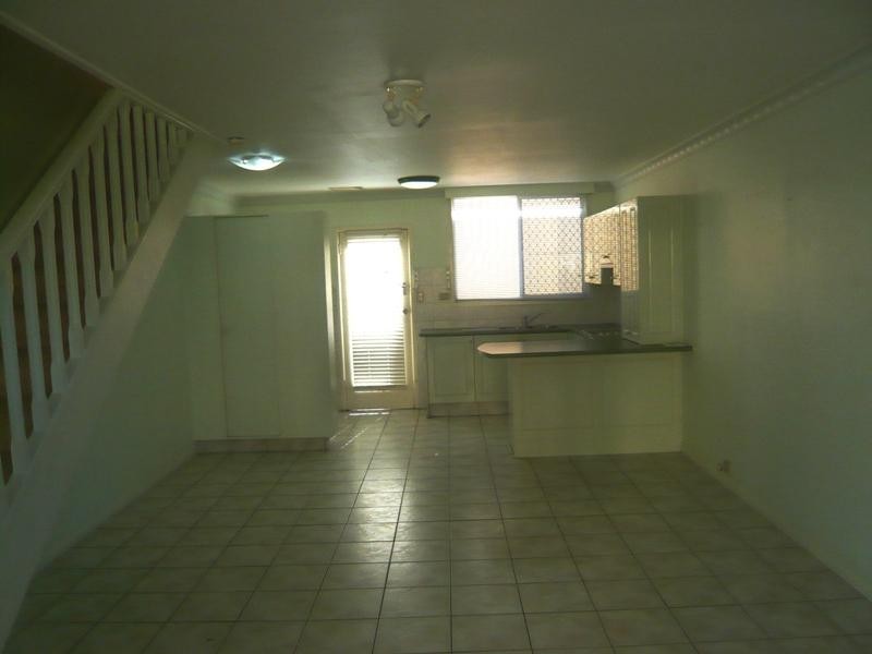 3/162 Surf Parade, Broadbeach QLD 4218