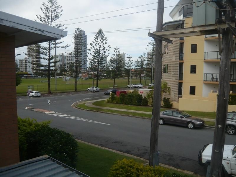 3/162 Surf Parade, Broadbeach QLD 4218