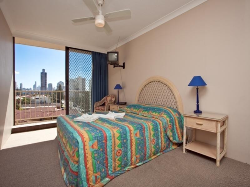 22 ‘Queensleigh’, 5 Queensland Avenue, Broadbeach QLD 4218