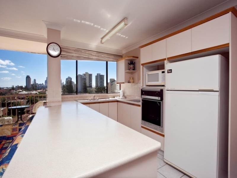 22 ‘Queensleigh’, 5 Queensland Avenue, Broadbeach QLD 4218