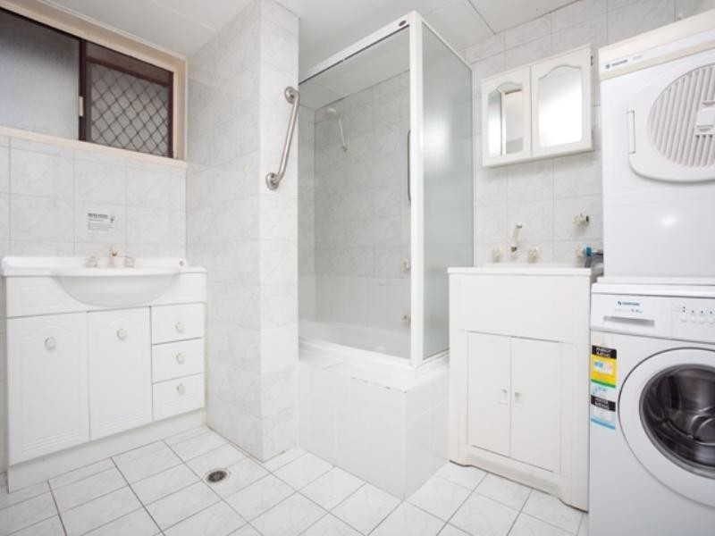 22 ‘Queensleigh’, 5 Queensland Avenue, Broadbeach QLD 4218