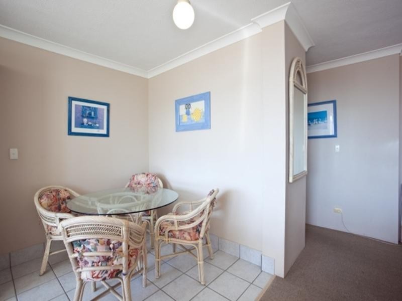 22 ‘Queensleigh’, 5 Queensland Avenue, Broadbeach QLD 4218