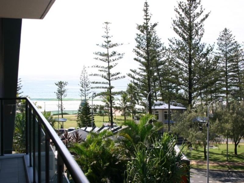 11 Encamp Street, Reedy Creek QLD 4227