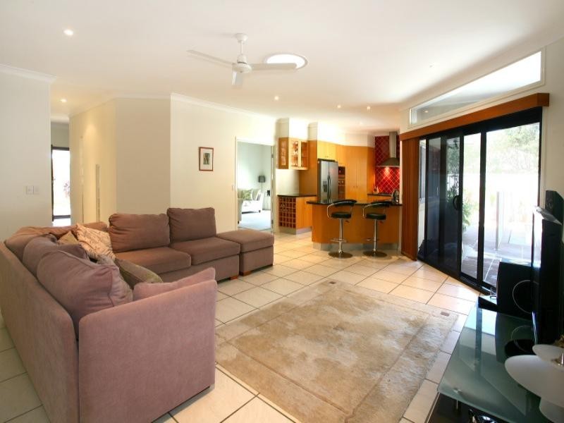 2 Riverlilly Street, Reedy Creek QLD 4227